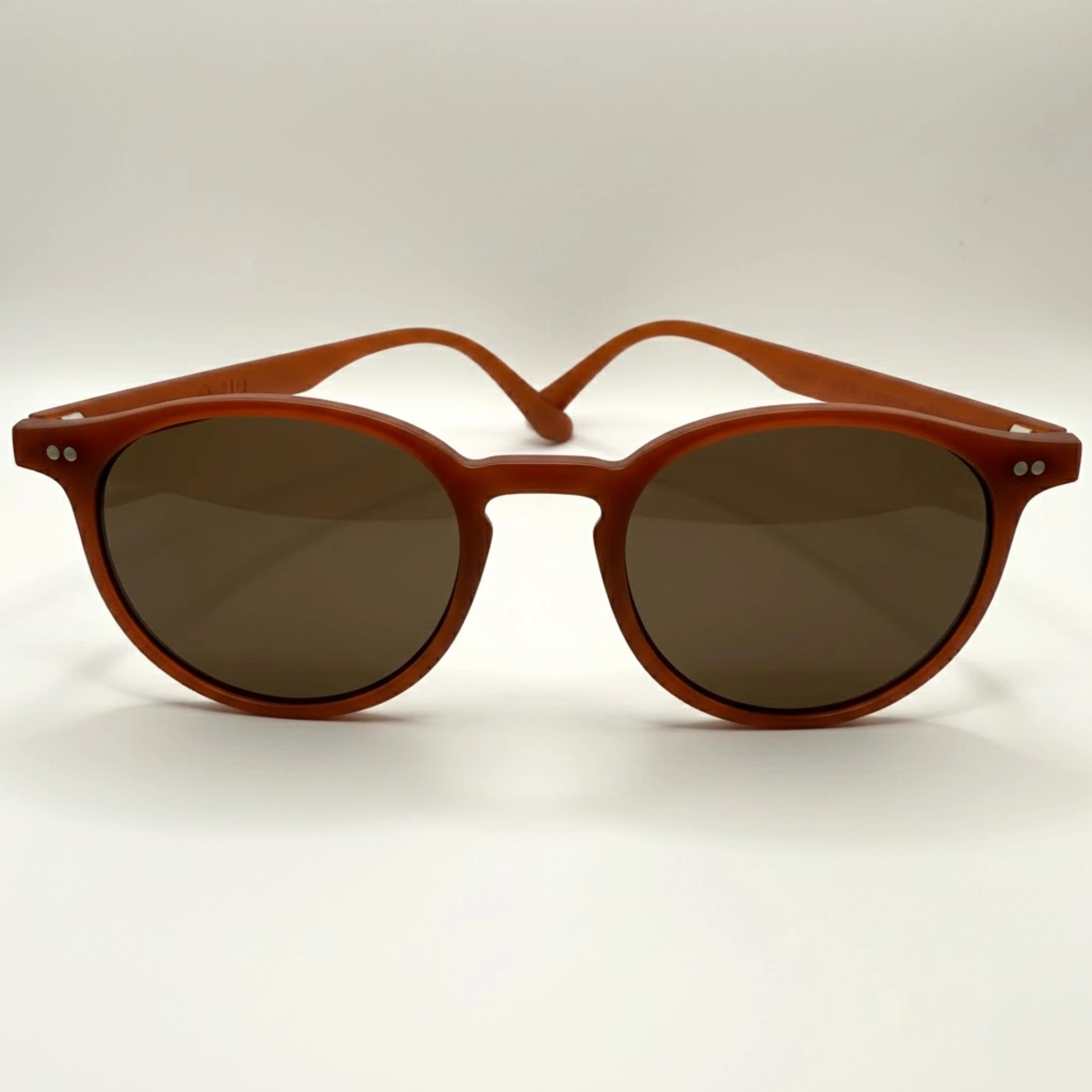 sienne eio face brun