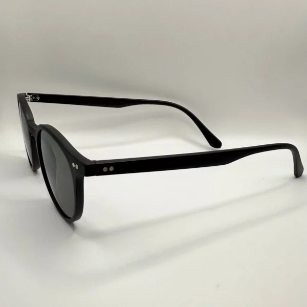 noir ebene eio coté