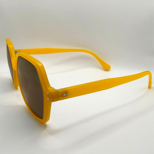 jaune-genet-eio-coté-brun