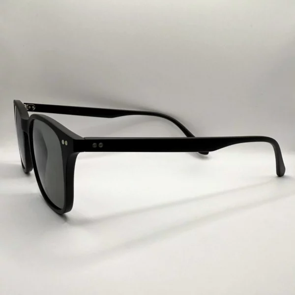 noir-ebene-eio-coté