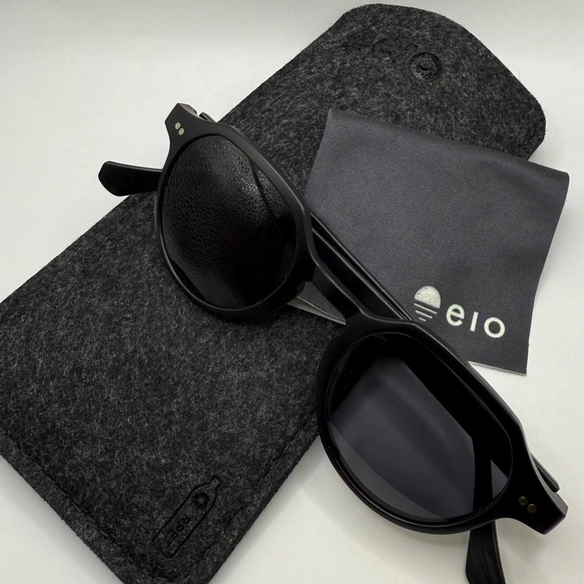 noir ebene eio lingette